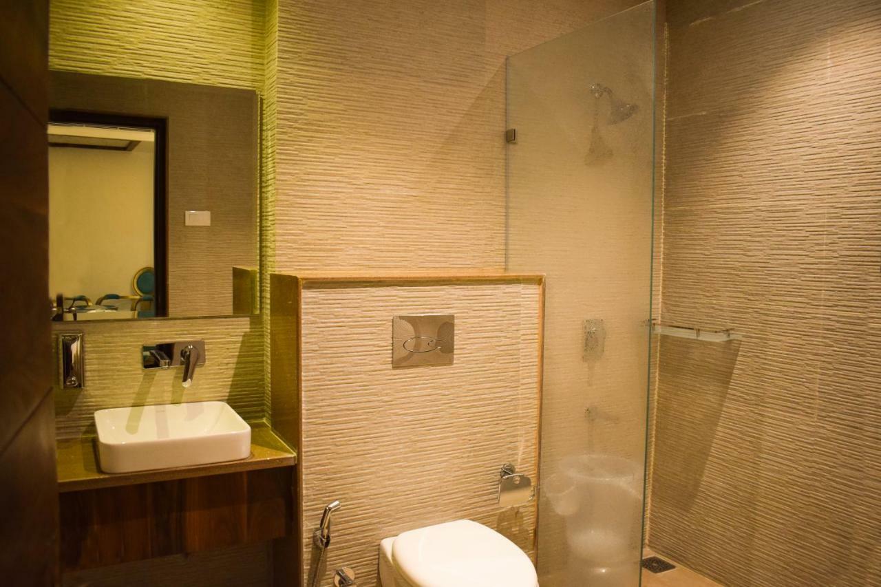 One Earth Gg Regency Hotell Amritsar Exteriör bild