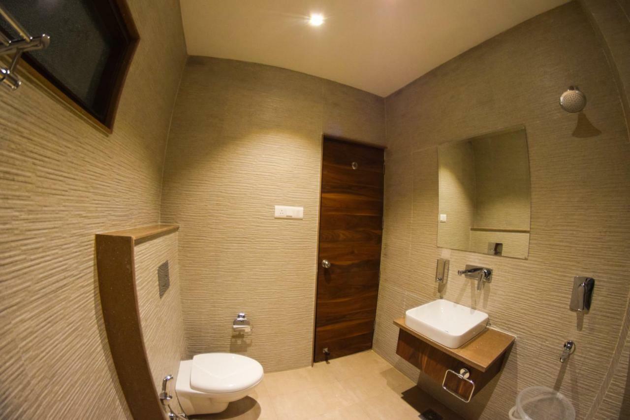 One Earth Gg Regency Hotell Amritsar Exteriör bild