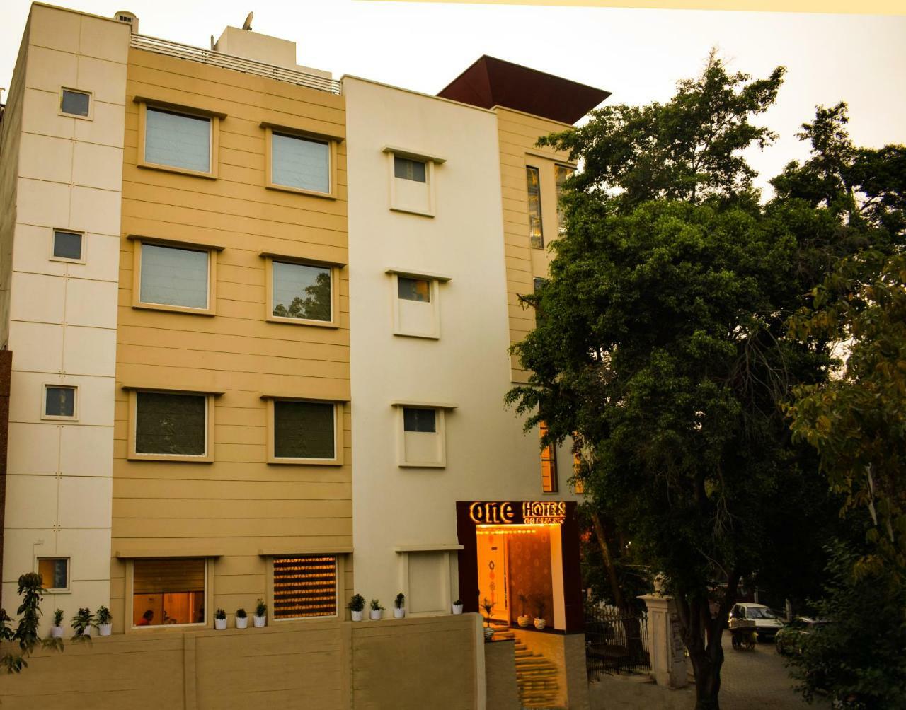 One Earth Gg Regency Hotell Amritsar Exteriör bild