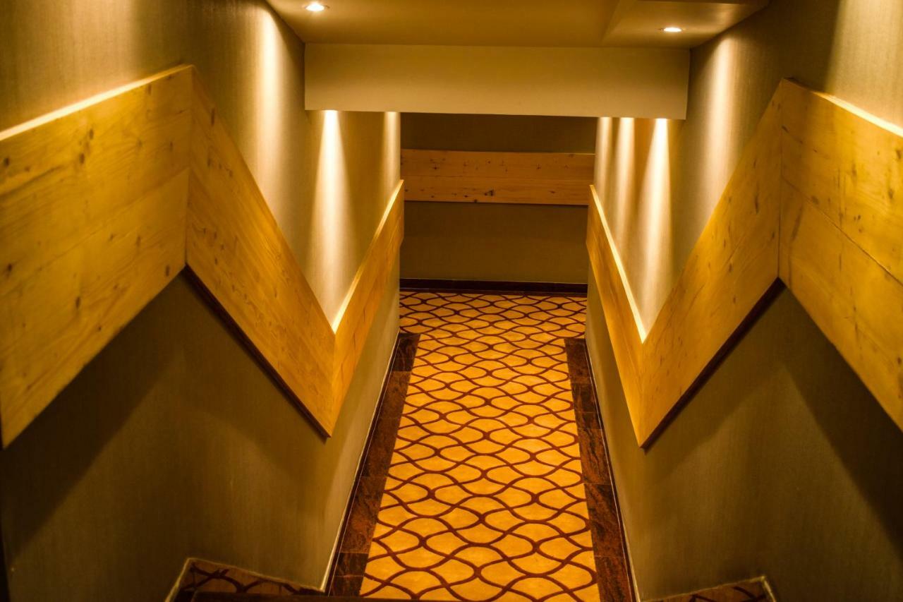 One Earth Gg Regency Hotell Amritsar Exteriör bild